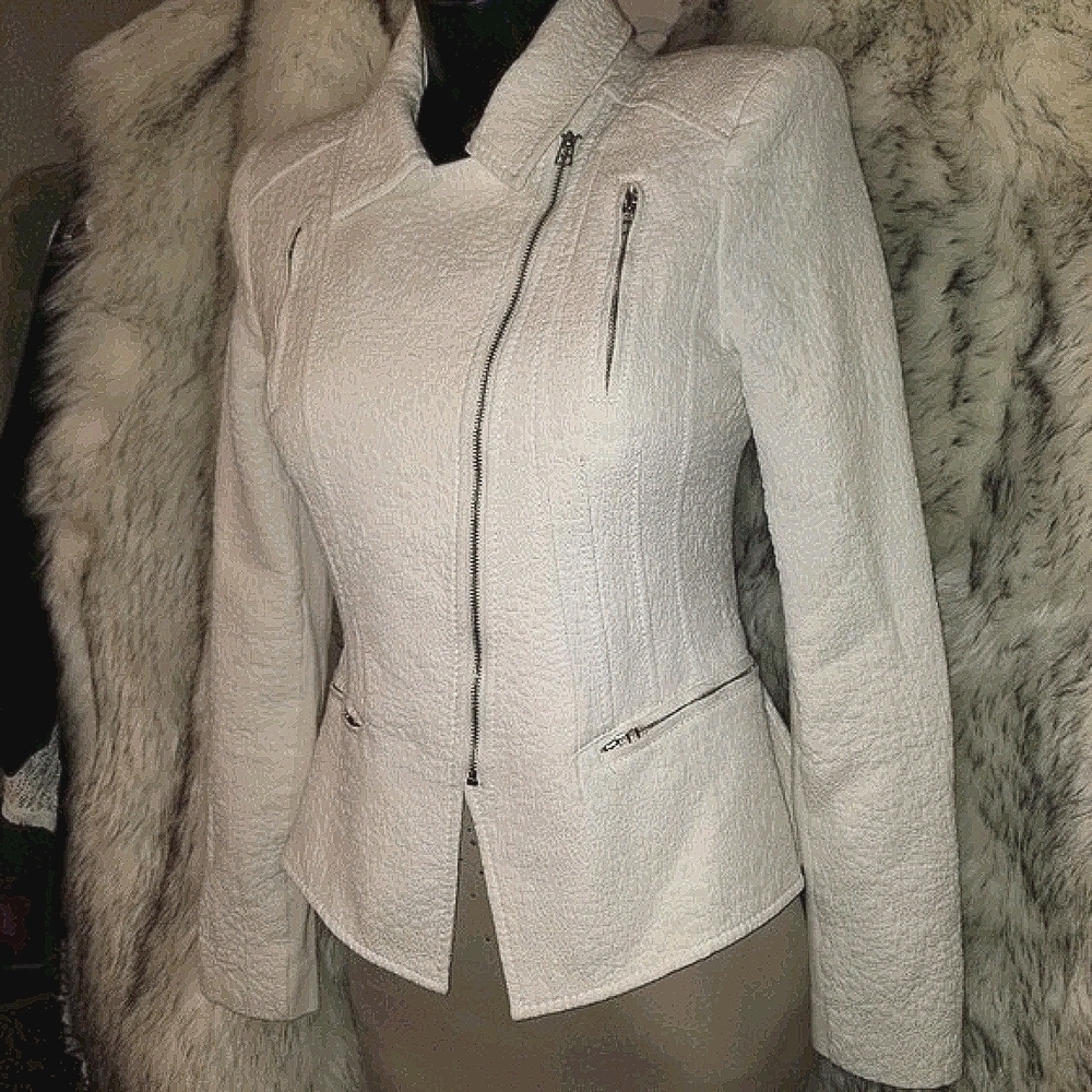 BCBGMaxAzria Designer Authentic Jacket / Coat - Picture 8 of 8